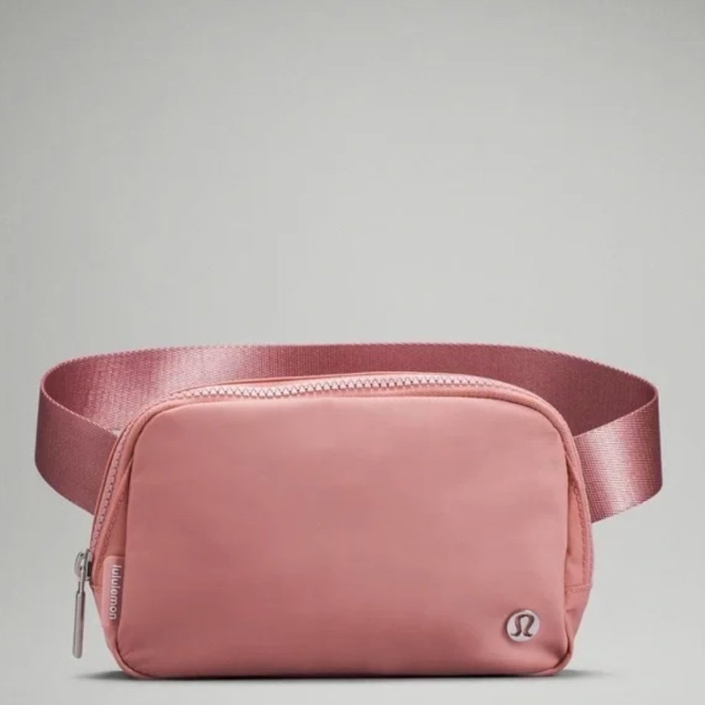 NWT Lululemon Everywhere Belt Bag Pink